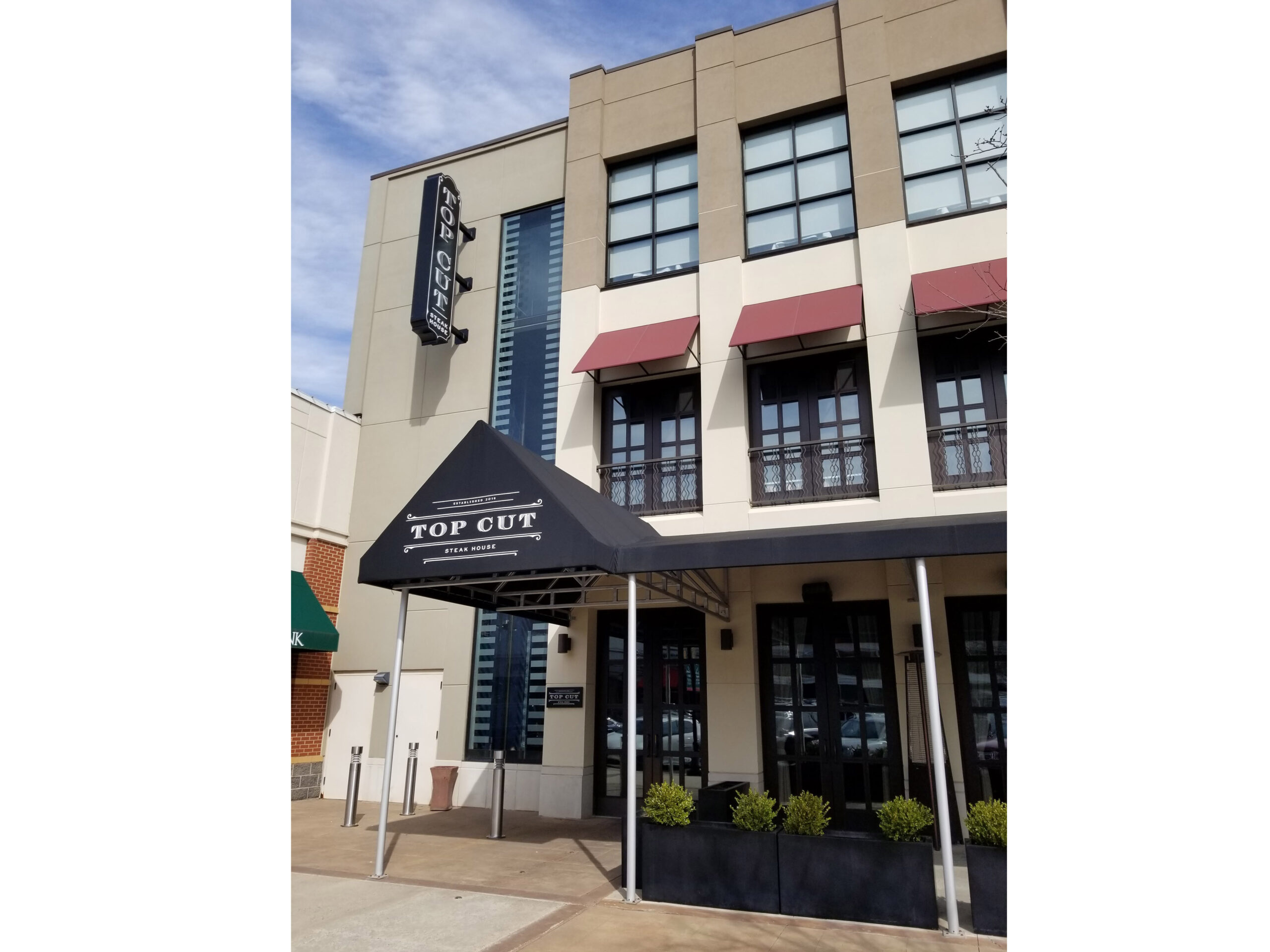 Read more about the article Top Cut Steakhouse